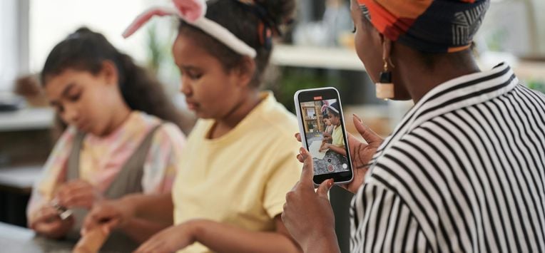 Kabinet pakt vlogfamilies aan: 'Kinderen zijn geen verdienmodel'