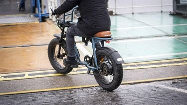 AMSTERDAM - Fatbike in het straatbeeld. Vier fabrikanten van de fatbikes hebben een pakket aan maatregelen gepresenteerd om overlast door de elektrische fietsen aan te pakken. ANP JEROEN JUMELET