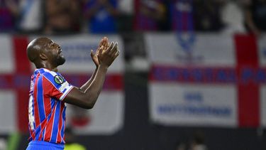 Crystal Palace's French striker #14 Jean-Philippe Mateta acknowledges the crowd as he leaves the pitch after being substituted off during the UEFA Conference League final football match between Crystal Palace FC and Rayo Vallecano de Madrid in Leipzig, Germany, on May 27, 2026.   
Tobias SCHWARZ / AFP