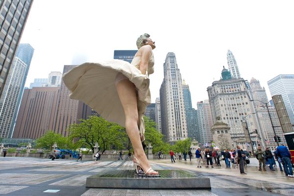 Marilyn Monroe Sculpture Leaving Chicago