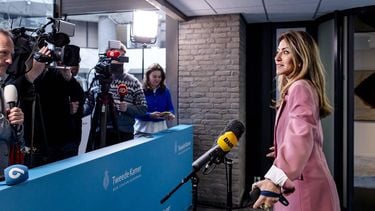 DEN HAAG - Dilan Yesilgoz (VVD) staat de pers te woord in het formatiegebied na een korte onderbreking van een gesprek met informateur Rianne Letschert. De kabinetsformatie bevindt zich in de afrondende fase. SEM VAN DER WAL / ANP