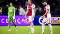 AMSTERDAM -Wout Weghorst of Ajax en Oliver Edvardsen of Ajax lopen van het veld tijdens de reust van de Nederlandse Eredivisie wedstrijd tussen AFC Ajax en AZ in de Johan Cruijff ArenA op 18 oktober 2025 in Amsterdam, Nederland. ANP OLAF KRAAK