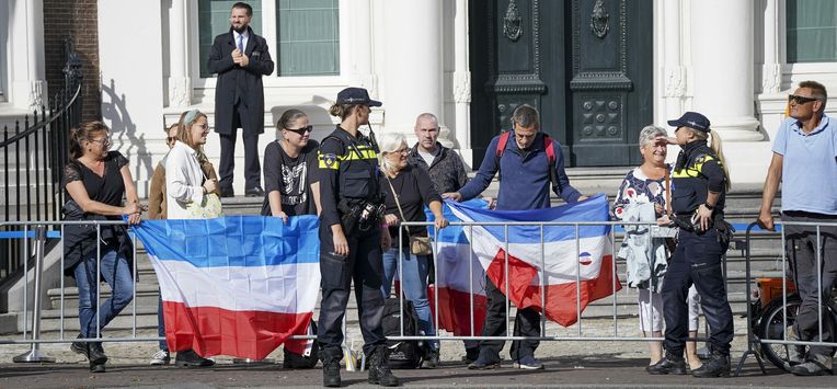 prinsjesdag troonrede boeren omgekeerde vlag