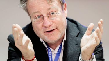 AMSTERDAM - Olaf Sleijpen, president van de Nederlandsche Bank (DNB), tijdens een persbijeenkomst. De DNB komt met nieuwe voorspellingen over de Nederlandse economie. ANP RAMON VAN FLYMEN