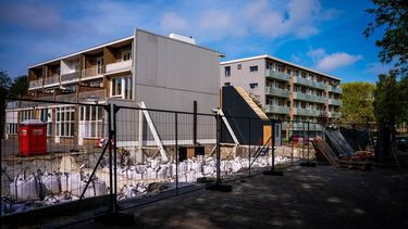 DEN HAAG - De locatie aan de Tarwekamp waar anderhalf jaar geleden een dodelijke explosie plaatsvond. Bij de ontploffing stortten meerdere woningen in; zes mensen kwamen om het leven en vijf raakten gewond. Vier verdachten staan terecht voor betrokkenheid bij de explosie. JOSH WALET /ANP