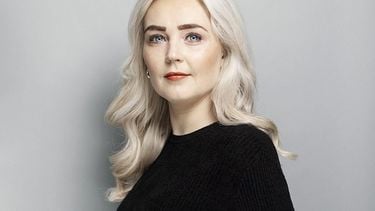 Psycholoog Céline Mollink heeft zelf autisme en schreef het boek Autismekracht. Volgens haar krijgen vrouwen vak te laat deze diagnose.