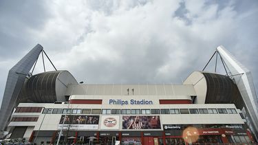 Boze supporters bestormen stadion PSV