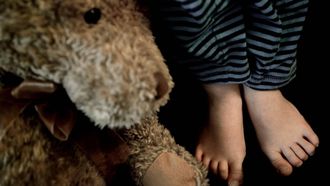 ILLUSTRATIE - Amsterdam, Zuidwolde, Krommenie en Nijmegen: de schandalen rond kindermisbruik en kinderporno in Nederland volgden elkaar deze week in hoog tempo op. De bal  ging zondag aan het rollen met de zeer omvangrijke zedenzaak in de hoofdstad rondom Robert M., die tientallen heel jonge kinderen zou hebben misbruikt in crèches. De volle omvang van het seksueel misbruik is nog altijd niet duidelijk. ANP  KOEN VAN WEEL