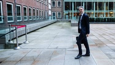 DEN HAAG - Demissionair Minister-President Dick Schoof  arriveert voor de wekelijkse ministerraad op het ministerie van Algemene Zaken. LAURENS VAN PUTTEN / ANP