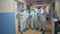 Een foto van zorgmedewerkers op een intensive care in Bari in Italië