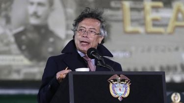 epa12617569 Colombian President Gustavo Petro speaks at a military promotion ceremony in Bogota, Colombia, 29 December 2025. The Colombian government announced a 23.7 percent increase in the minimum wage, set at two million pesos (about 535 US dollars) for 2026, including the transportation subsidy, according to Petro.  EPA/CARLOS ORTEGA