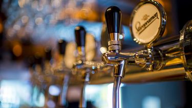 mama gaat op date met dronken man