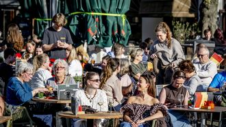 Driekwart van de Nederlanders verbrandt op het terras: 'terrasblindheid' is de boosdoener