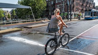 Hitte houdt Nederland nog even in zijn greep: op deze dag kan de temperatuur zo'n 10 graden dalen