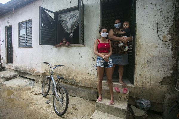 Sinds het virus is uitgebroken zijn meer dan 2,5 miljoen Brazilianen geïnfecteerd en 90.134 van hen gestorven.