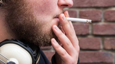 Jongeren onder de 16 vinden roken niet meer cool.  / ANP