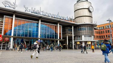 DEN BOSCH - Exterieur van het Centraal Station van Den Bosch, spoorwegstation. ANP IRIS VAN DEN BROEK