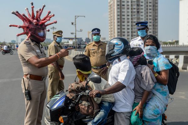 Indiase agent spreekt als 'coronavirus' mensen aan