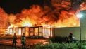 In basisschool De Triangel woedt een grote brand. 