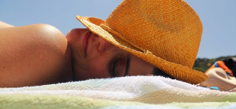 vakantie, brein, hersenen, geluk, gelukkig, psyche, gezondheid Zijn last minute vakanties écht goedkoper?