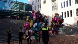 Kinderziekenhuis krijgt ballonnen dankzij politie