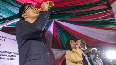President Madagaskar: 'Drankje Covid-Organics helpt tegen corona'