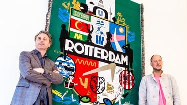 Wandtapijt vat Rotterdam krachtig samen