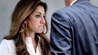 DEN HAAG - Demissionair minister Dilan Yesilgoz (Justitie en Veiligheid) bij het debat met de Tweede Kamer over een door de IND achtergehouden nota over gestapelde nareizen van vluchtelingen. De VVD-leider beweerde dat dat er duizenden zouden zijn, maar erkende later aan de Kamer dat dat aantal niet klopte. ANP REMKO DE WAAL