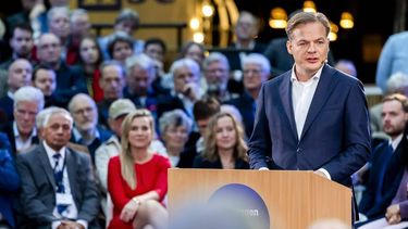 NIEUWEGEIN - Pieter Omtzigt (Nieuw Sociaal Contract) geeft een speech tijdens het tweede ledencongres van Nieuw Sociaal Contract (NSC). Het congres volgt op een turbulente week voor NSC, waarin staatssecretaris Nora Achahbar en twee fractieleden opstapten. ANP REMKO DE WAAL