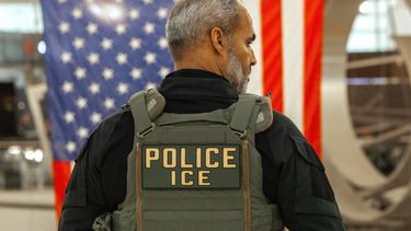 epa12844849 A US Immigration and Customs Enforcement (ICE) agent patrols the John F. Kennedy International Airport, amid congestion caused by the Department of Homeland Security (DHS) shutdown, in the Queens borough of New York, New York, USA, 23 March 2026. ICE agents have begun deploying to major US airports to assist the Transportation Security Administration (TSA) as a partial government shutdown triggers widespread security checkpoint delays. With the Department of Homeland Security (DHS) facing a funding lapse, TSA screeners and thousands of other federal employees are currently working without pay.  EPA/OLGA FEDOROVA
