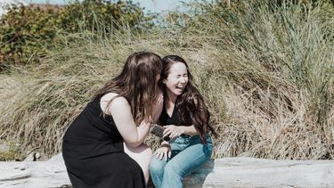 Dit is waarom we allemaal roddelen, en waarom dat juist goed is