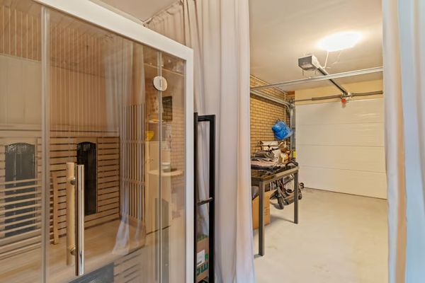 Binnenkijken bij Montana Meiland: haar huis van 789.000 euro heeft een opvallende verrassing in de garage