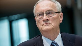 epa04959905 August Hanning, former President of the German Federal Intelligence Service (BND), arrives at the Bundestag parliament builiding to testify in front of the German Parliamentary Committee investigating the NSA spying scandal in Berlin, Germany, 02 October 2015. The committee is investigating the extent and background of foreign secret services spying in Germany.  EPA/MICHAEL KAPPELER