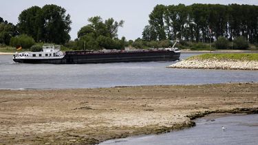 SPIJK - Scheepvaart op de Rijn. Lage waterstanden op de Rijn zorgen voor problemen op scheepvaartroutes in Duitsland. Dit kan ook gevolgen gaan hebben voor de Nederlandse binnenvaart. ANP SEM VAN DER WAL