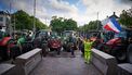 Een foto van een blokkade door boeren.