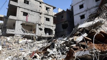 epa12871284 A view of a damaged building following  an Israeli trike near the Rafik Hariri University Hospital (RHUH), in the Jnah District of Beirut, Lebanon, 06 April 2026. At least 04 people were killed and more than 35 others injured after an Israeli airstrike hit near Lebanon's largest public hospital in southern Beirut, the Lebanese Ministry of Health said. According to the Lebanese Ministry of Public Health, at least 1,470 people have been killed and more than 4,460 others injured in Israeli airstrikes across Beirut's southern suburbs and villages in southern Lebanon since the start of renewed hostilities.  EPA/WAEL HAMZEH