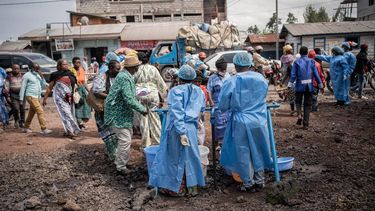 epa12997437 Health workers in protective gowns and masks operate at a checkpoint set up for preventive measures against Ebola in Kanyaruchinya, near Goma, North Kivu, Democratic Republic of Congo, 27 May 2026. The World Health Organization (WHO) has declared the Ebola outbreak, caused by the Bundibugyo virus, in the Democratic Republic of the Congo a public health emergency of international concern.  EPA/MARIE JEANNE MUNYERENKANA