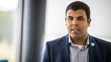 UTRECHT - Coordinator arbeidsvoorwaardenbeleid Zakaria Boufangacha aan het woord tijdens de jaarlijkse FNV-presentatie van de tussenstand van het cao-seizoen. ANP JEROEN JUMELET