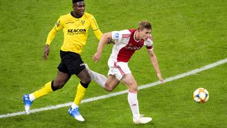 Ajax heeft het één helft lastig met VVV-Venlo