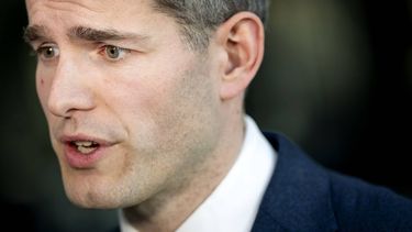 DEN HAAG - Minister Tom Berendsen (Buitenlandse Zaken) staat de pers te woord over de oorlog in Iran. Dat land heeft te maken met grootschalige aanvallen door Israël en de VS. KOEN VAN WEEL / ANP