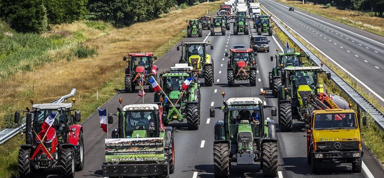 schiphol, tractor, boeren, boerenprotest
