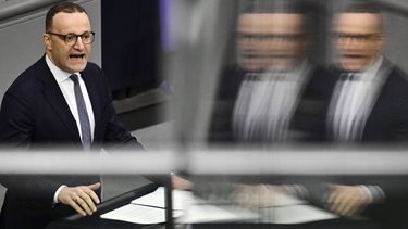 Parliamentary group leader of Germany's Christian Democratic Union (CDU) Jens Spahn addresses members of parliament during a session at the Bundestag, the lower house of parliament, in Berlin, on July 9, 2026.  
John MACDOUGALL / AFP