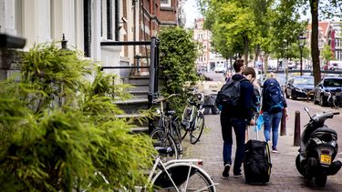 Nieuwe campagne tegen overlast toeristen Amsterdam 