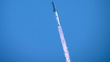 SpaceX's Starship 39 rocket launches from Starbase during the 12th test flight as seen from South Padre Island, Texas, on May 22, 2026. Elon Musk's SpaceX on May 22 launched its latest Starship, sending the mammoth rocket soaring into the Texas skies after its initial attempt was scrubbed due to technical issues. The Starship spacecraft and Super Heavy rocket booster appeared to separate as expected, but the company's spokesperson Dan Huot said on the livestream that the booster did not complete a burn necessary to steer itself to a controlled landing, meaning it likely can't make a precision touchdown as hoped.
RONALDO SCHEMIDT / AFP