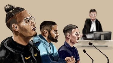 ASSEN - Rechtbanktekening van (VLNR) verdachte Douglas W., verdachte Bernard Z. en verdachte Jan B. tijdens de inhoudelijke behandeling van de Drentse kunstroofzaak. In dit onderzoek gaat het om drie verdachten die worden verdacht van het stelen van vier zeer waardevolle Roemeense kunstschatten. NICOLE VAN DEN HOUT / ANP