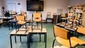 Een klaslokaal in een basisschool.