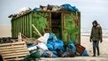 Reder betaalt opruimen van containertroep