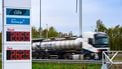 BREDA - Bij een Shell tankstation langs snelweg A16 is de prijs van diesel inmiddels gestegen naar 2,859 per liter. TOM VAN DER PUT / ANP