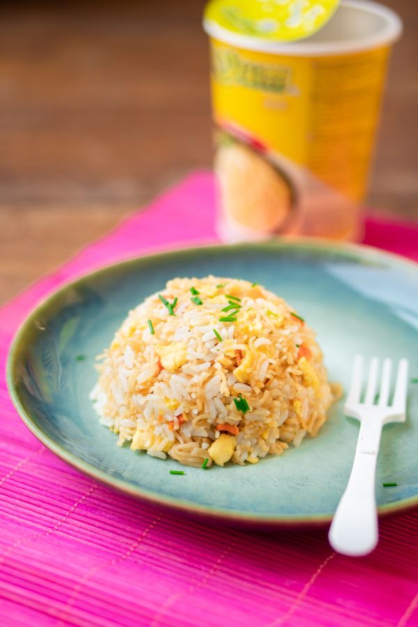 Wat eten we vandaag? Gebakken rijst met instant noodles. 