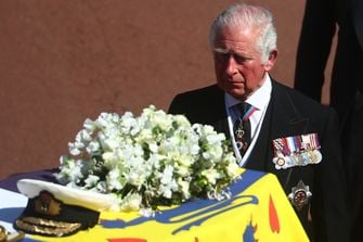 Groot-Brittannië bewijst overleden prins Philip laatste eer